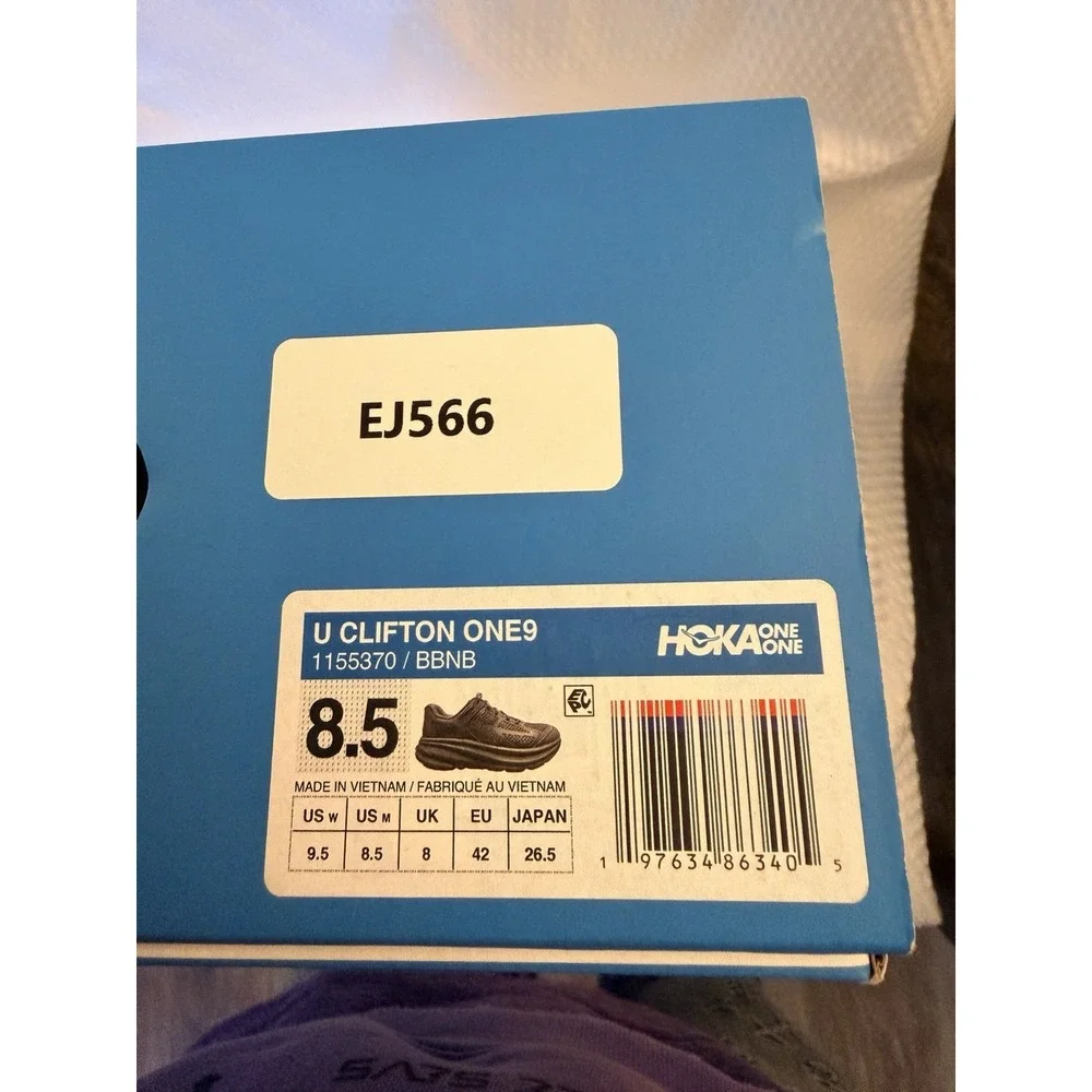 Hoka Clifton 9 Running Shoes UNISEX Sz 9.5W/8.5M  Black 1155370 BBNB